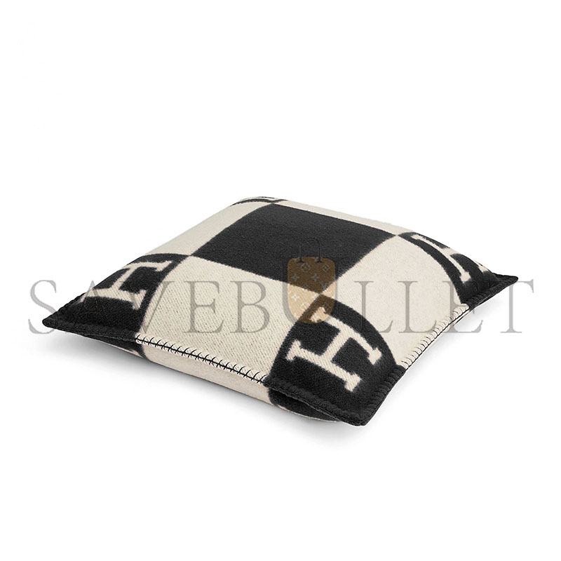 HERMES AVALON PILLOW, SMALL MODEL H102667M 53 (50x50cm) HERMES AVALON PILLOW, SMALL MODEL H102667M 53 (50x50cm)
